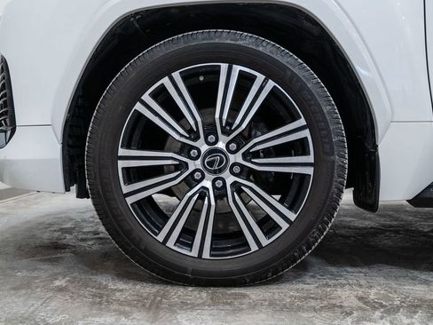 Used 2023 Lexus LX 600 4WD w/ Luxury Package image 8