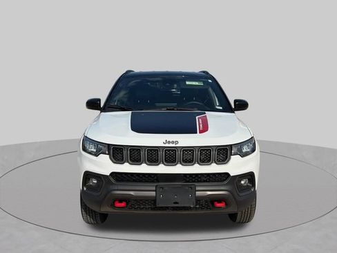 Used 2024 Jeep Compass Trailhawk AWD/4WD image 16