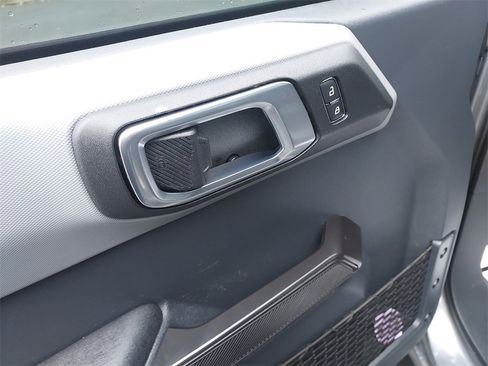 Used 2024 Ford Bronco Black Diamond w/ Sasquatch Package image 19