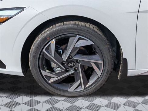New 2026 Hyundai Elantra Limited FWD image 35