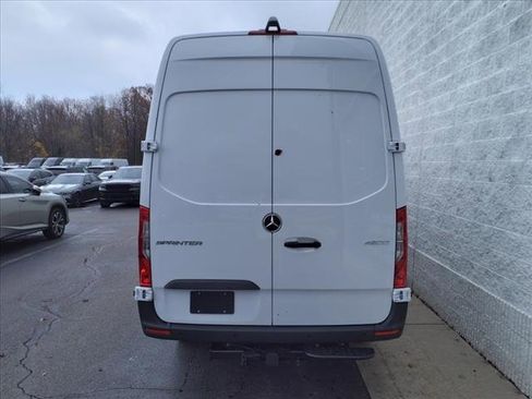 New 2025 Mercedes-Benz Sprinter 4500 image 5