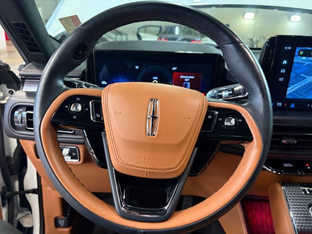 Used 2025 Lincoln Aviator Black Label AWD/4WD image 14