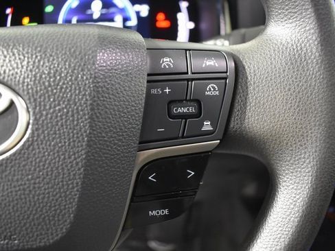 Used 2025 Toyota Camry LE image 16