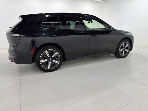 Used 2024 BMW iX xDrive50 w/ Sport Package AWD/4WD image 6