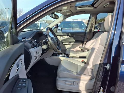 Used 2017 Honda Pilot Touring image 17