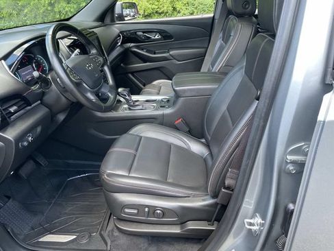 Used 2023 Chevrolet Traverse RS AWD/4WD image 21