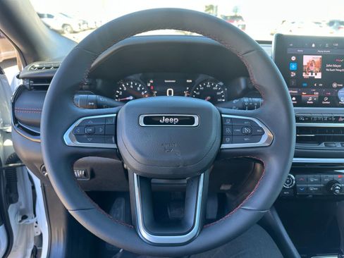 Used 2025 Jeep Compass Trailhawk w/ Trailer Tow Group image 27