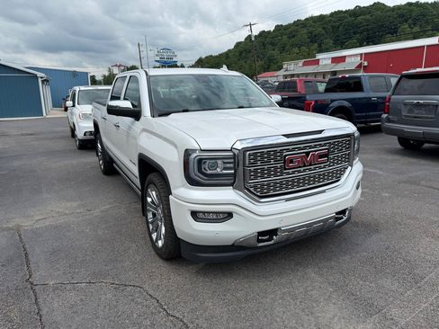 Used 2018 GMC Sierra 1500 Denali w/ Denali Ultimate Package AWD/4WD image 3