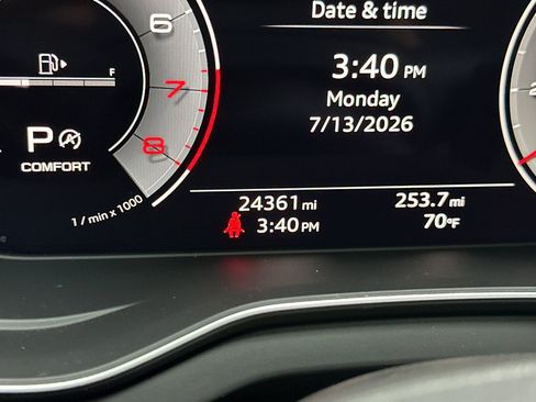 Used 2024 Audi Q5 2.0T Premium w/ Summer of Audi Package AWD/4WD image 22