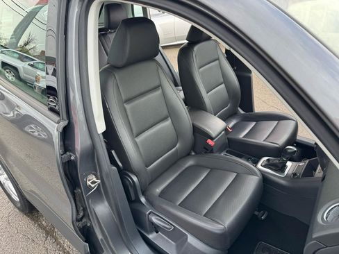 Used 2016 Volkswagen Tiguan S FWD image 18