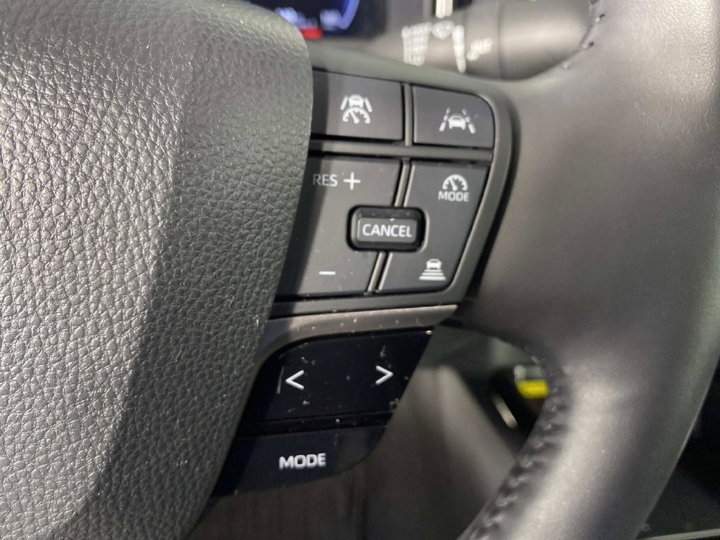 Used 2025 Toyota Camry XSE AWD/4WD image 16