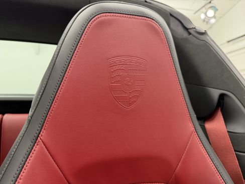 Certified 2025 Porsche 911 Targa 4 GTS AWD/4WD image 35