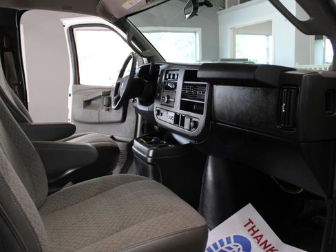 Used 2019 GMC Savana 3500 w/ Driver Convenience Package RWD image 13