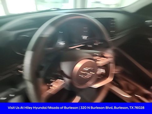 Used 2022 Hyundai Elantra SEL w/ Cargo Package image 3