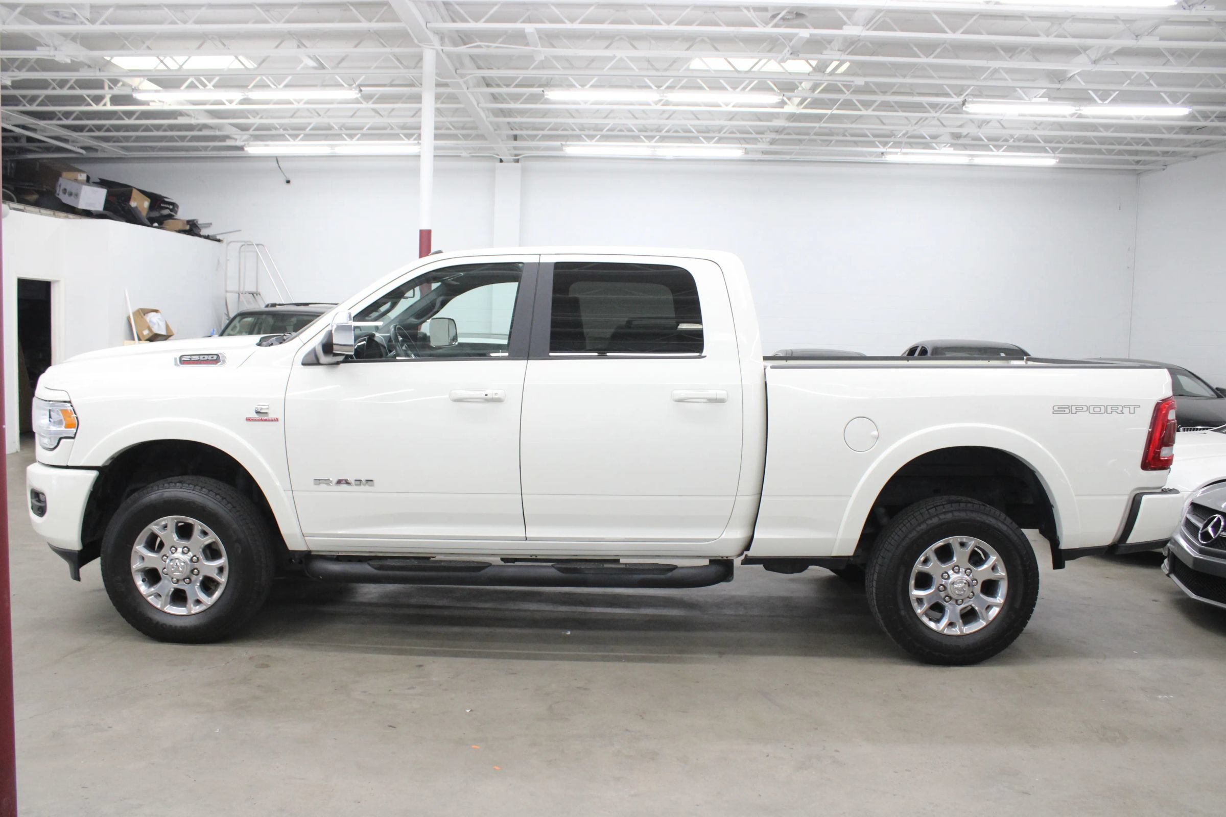 Used 2022 RAM 2500 Laramie AWD/4WD image 3