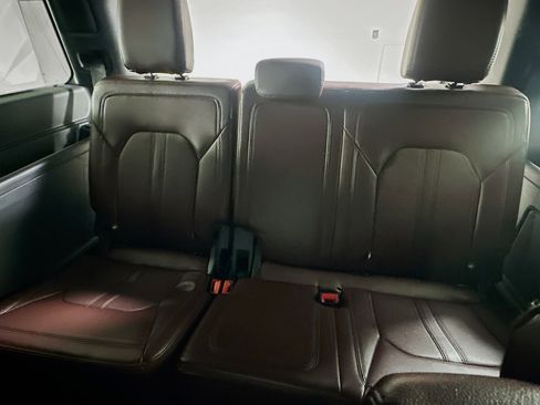 Used 2024 Ford Expedition Limited image 30