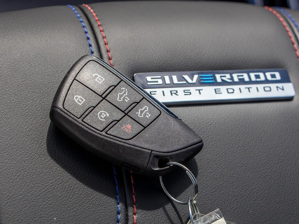 Used 2024 Chevrolet Silverado EV RST AWD/4WD image 37