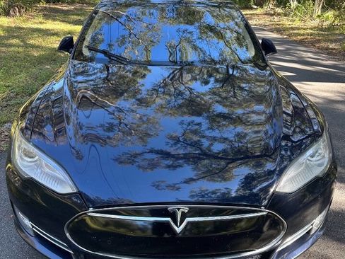 Used 2014 Tesla Model S 85 image 3