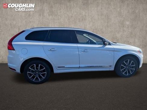 Used 2017 Volvo XC60 T6 Dynamic w/ Climate Package image 9