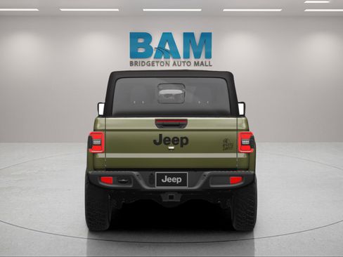 New 2025 Jeep Gladiator Willys image 10