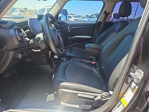 Used 2022 MINI Cooper 4-Door Hardtop FWD image 5