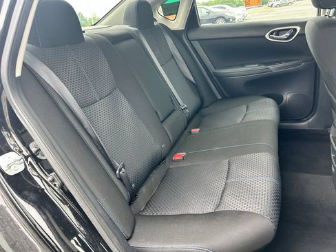 Used 2018 Nissan Sentra SR w/ Technology Package FWD image 12
