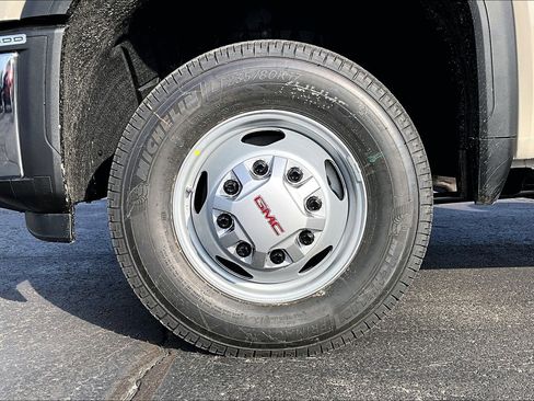 New 2026 GMC Sierra 3500 Pro image 11