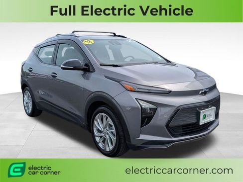 Used 2023 Chevrolet Bolt EUV LT w/ Driver Confidence Package FWD image 1