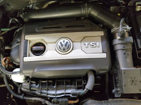 Used 2013 Volkswagen GTI 2-Door image 30