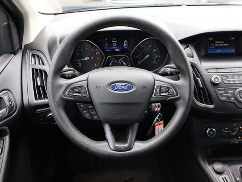 Used 2018 Ford Focus SE FWD image 15