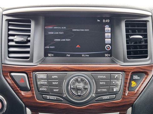 Used 2018 Nissan Pathfinder Platinum image 12