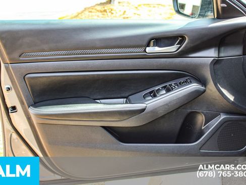 Used 2025 Nissan Altima 2.5 SV FWD image 36