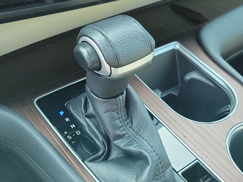 Used 2021 Toyota Sienna XLE image 33