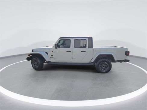 Used 2022 Jeep Gladiator Sport image 5