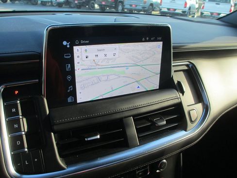 Certified 2022 Chevrolet Tahoe Z71 w/ Luxury Package image 28