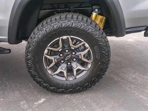 New 2026 Chevrolet Colorado ZR2 w/ Technology Package AWD/4WD image 6