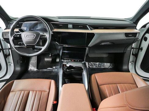 Used 2024 Audi Q8 e-tron Premium Plus AWD/4WD image 39