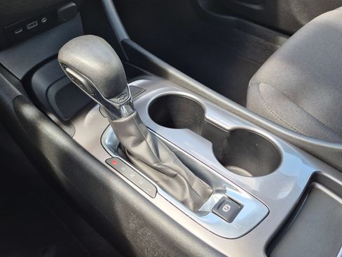 Used 2023 Chevrolet Malibu LS FWD image 25