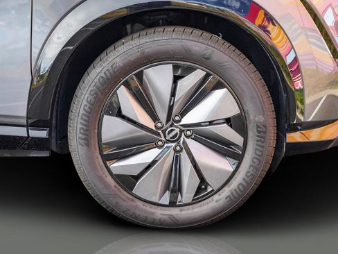 Used 2024 Nissan Ariya AWD image 11