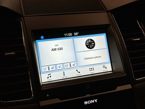 Used 2018 Ford Taurus Limited image 13