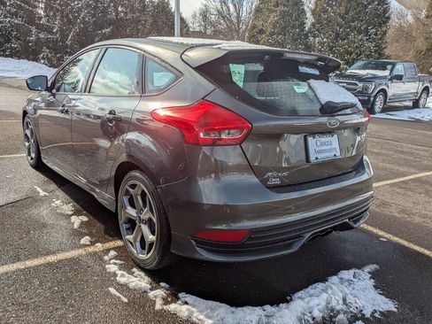 Used 2017 Ford Focus ST image 7