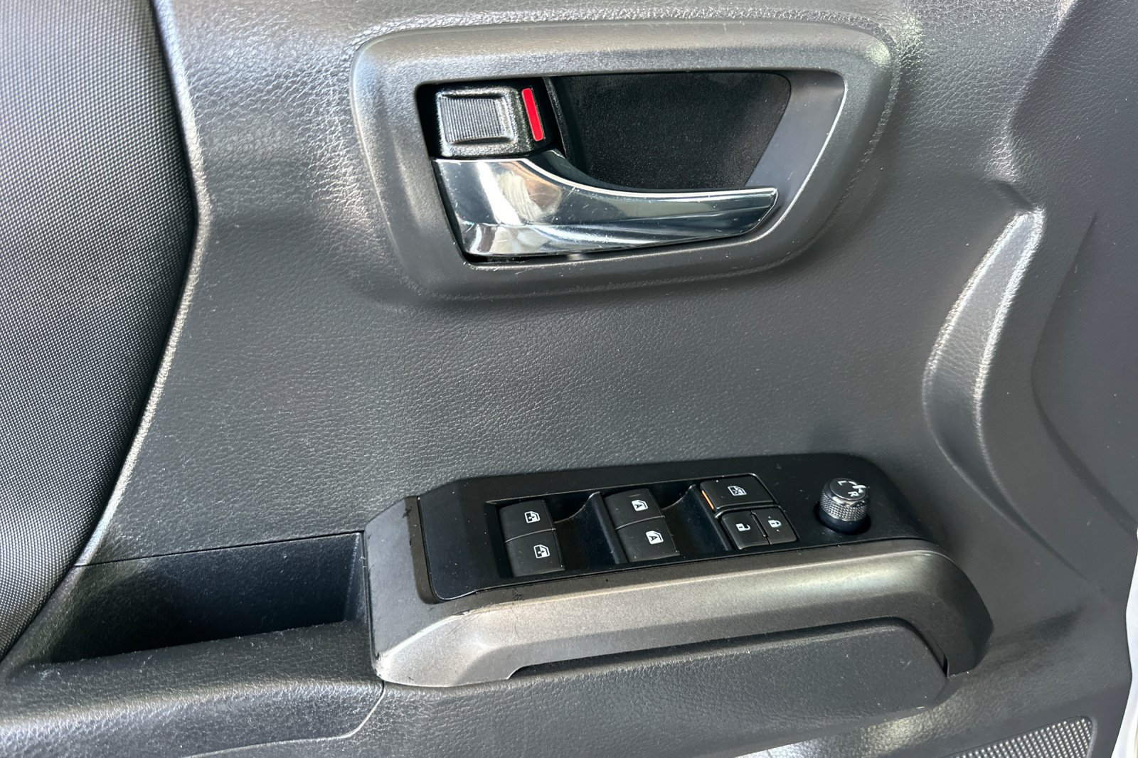 Used 2023 Toyota Tacoma TRD Sport AWD/4WD image 11