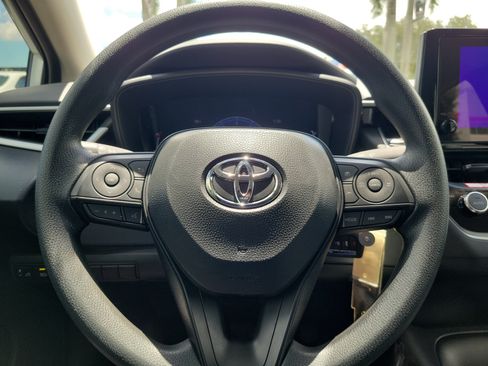 Used 2026 Toyota Corolla LE FWD image 23