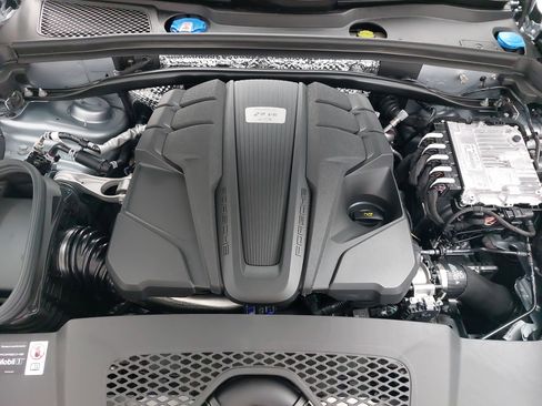 New 2026 Porsche Macan GTS image 33