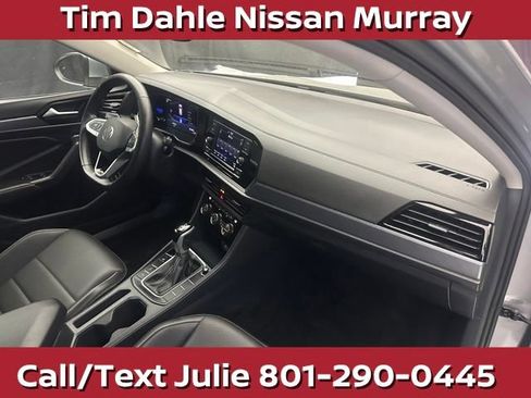 Used 2024 Volkswagen Jetta SE FWD image 17