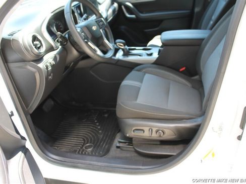 Used 2023 Chevrolet Blazer LT AWD/4WD image 12