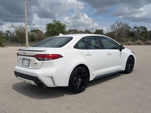 Used 2021 Toyota Corolla XSE FWD image 5