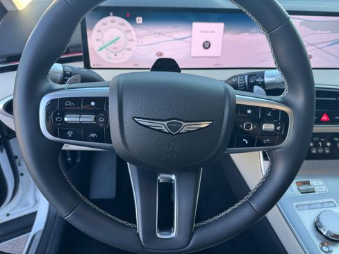 Used 2026 Genesis GV70 2.5T Select image 9