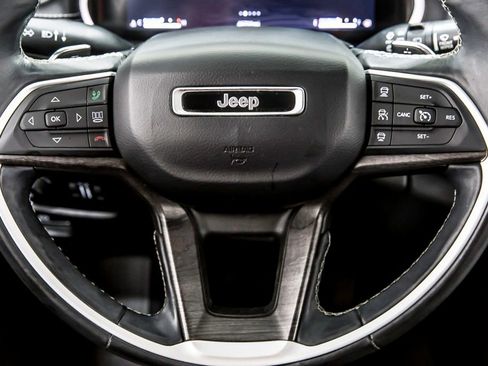 Used 2021 Jeep Grand Cherokee L Limited AWD/4WD image 26
