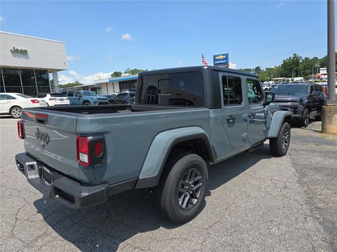 New 2026 Jeep Gladiator Sport AWD/4WD image 3